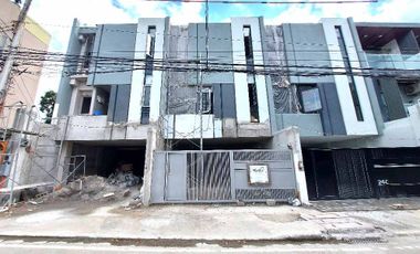 3 Storey Elegant Townhouse for sale in Teachers Village Diliman Quezon City     Flood Free , Far from Fault Line  Near Cubao, Kamias, EDSA