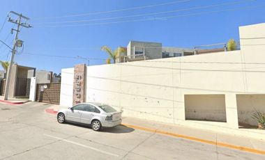 Venta de Remate en Hermosa y Amplia Casa excelente zona Col. Colinas de Baja California, Tijuana.