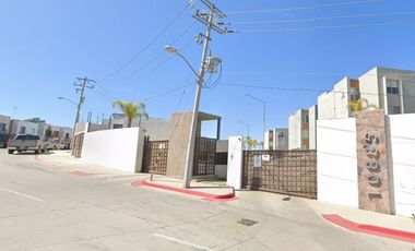 Venta de Remate en Hermosa y Amplia Casa excelente zona Col. Colinas de Baja California, Tijuana.