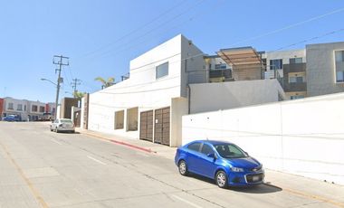 Venta de Remate en Hermosa y Amplia Casa excelente zona Col. Colinas de Baja California, Tijuana.