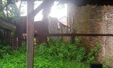 Rumah Rusak Di Bumi Agung 1 Dekat Pasar Rau