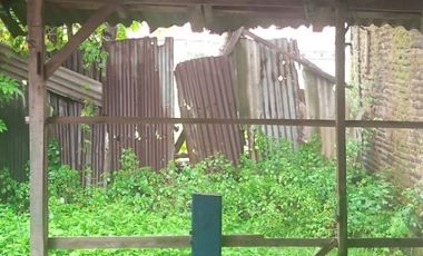 Rumah Rusak Di Bumi Agung 1 Dekat Pasar Rau