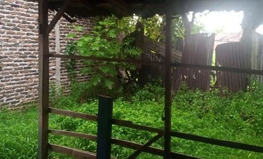 Rumah Rusak Di Bumi Agung 1 Dekat Pasar Rau