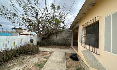 VILLAMIL PLAYAS VENDO CASA ESQUINERA DE UNA PLANTA BARRIO LA CRISTALINA