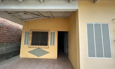 VILLAMIL PLAYAS VENDO CASA ESQUINERA DE UNA PLANTA BARRIO LA CRISTALINA
