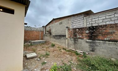 VILLAMIL PLAYAS VENDO CASA ESQUINERA DE UNA PLANTA BARRIO LA CRISTALINA