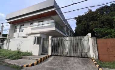 House and Lot For Sale in Doña Carmen Fairview Inside Subdivision with 3 Bedrooms & 1 Car Garage PH974