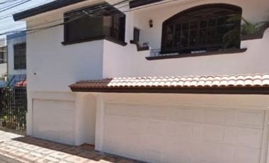 Perfecta Casa en venta con gran plusvalía de remate dentro de Av Cerro Gordo , Las Águilas, Zapopan, Jal., México