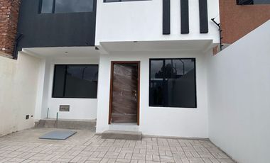 VENTA- CASAS DE VENTA A ESTRENAR EN CONJUNTO ARMENDARIZ 13 CASAS  SECTOR ARUPOS DEL NORTE RIOBAMBA /URBEC