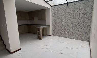 VENTA- CASAS DE VENTA A ESTRENAR EN CONJUNTO ARMENDARIZ 13 CASAS  SECTOR ARUPOS DEL NORTE RIOBAMBA /URBEC