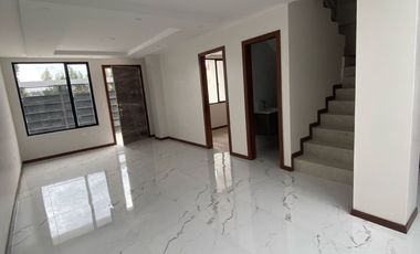 VENTA- CASAS DE VENTA A ESTRENAR EN CONJUNTO ARMENDARIZ 13 CASAS  SECTOR ARUPOS DEL NORTE RIOBAMBA /URBEC