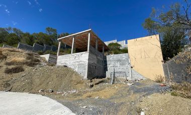 Venta de Terreno con Construccion en Lomas del Rio en Montemorelos Nuevo Leon