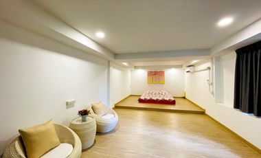 Contemporary 6 Bedroom Lanna Style Property for Sale in Hang Dong