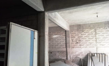 Se vende local comercial en obra gris con 152 m2 de construcción, con área para habitar en la planta alta, ubicado en la Col. Jardín Juárez, municipio