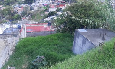 Se vende local comercial en obra gris con 152 m2 de construcción, con área para habitar en la planta alta, ubicado en la Col. Jardín Juárez, municipio