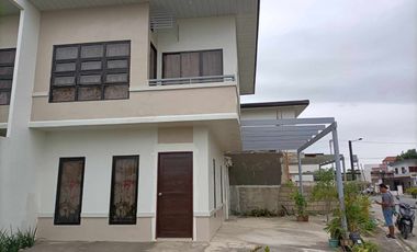 Agus duplex house with 3 bedrooms unfurnished inside the subdivision