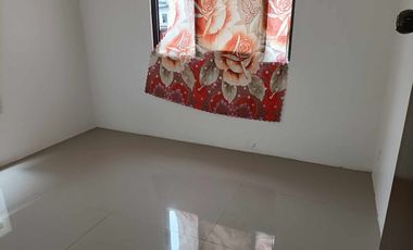 Agus duplex house with 3 bedrooms unfurnished inside the subdivision