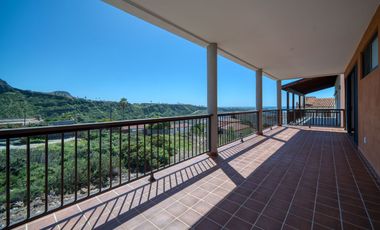 Casa con hermosa vista al oceano a unos minutos de Playa La Mision, Ensenada
