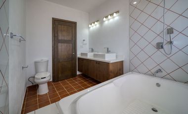 Casa con hermosa vista al oceano a unos minutos de Playa La Mision, Ensenada