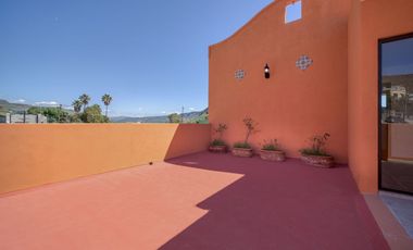 Casa con hermosa vista al oceano a unos minutos de Playa La Mision, Ensenada