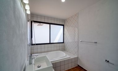 Casa con hermosa vista al oceano a unos minutos de Playa La Mision, Ensenada