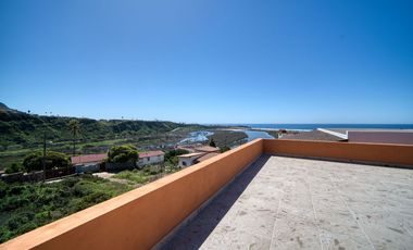 Casa con hermosa vista al oceano a unos minutos de Playa La Mision, Ensenada