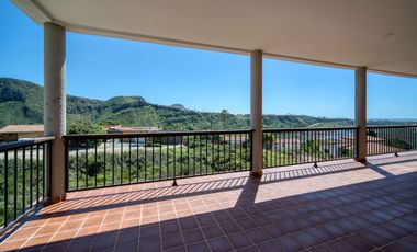 Casa con hermosa vista al oceano a unos minutos de Playa La Mision, Ensenada