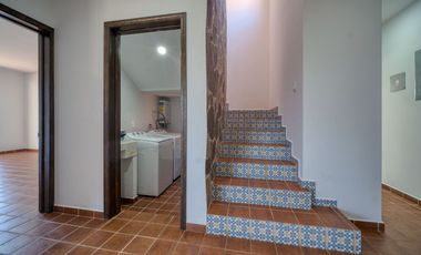 Casa con hermosa vista al oceano a unos minutos de Playa La Mision, Ensenada