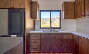 Casa con hermosa vista al oceano a unos minutos de Playa La Mision, Ensenada