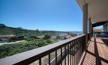 Casa con hermosa vista al oceano a unos minutos de Playa La Mision, Ensenada