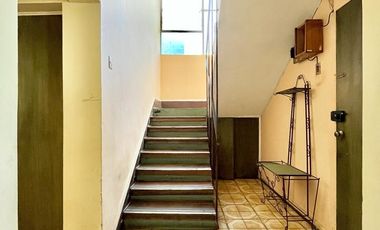 Se vende solida casa céntrica a una cuadra de Mall Curicó, 4 piezas 3 baños