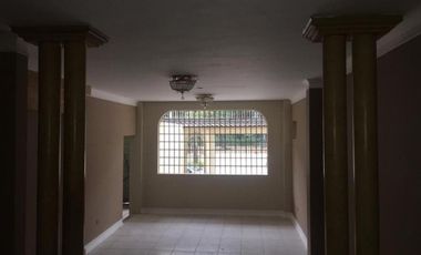 Se Alquila Casa en Urdesa Norte en Conjunto Cerrado (ANNY)