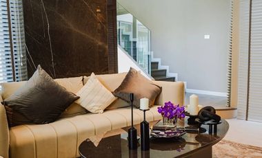 New Release an elegant and luxurious set of 8 two-story luxury villas.