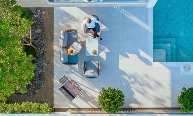 New Release an elegant and luxurious set of 8 two-story luxury villas.