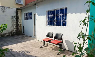 Casa de alquiler en la Urb. Valle Alto, Vía a la Costa, 3 dormitorios.