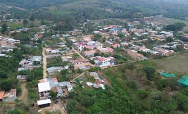 Lotes desde 200 m²: Vive en un ambiente seguro y familiar, perfecto para criar a tus hijos y disfrutar de una vida tranquila.