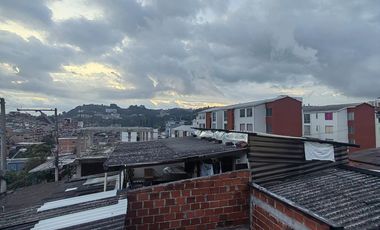 SE VENDE CASA HERMOSA EN CONJUNTO CASA DE 3 NIVELES