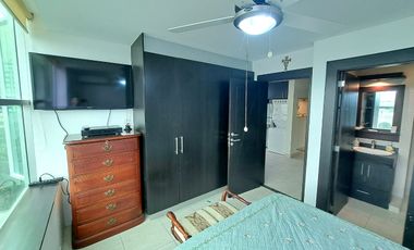 Departamento 2 dormitorios amoblado frente al mar en venta, sector Mall del Pacífico Manta