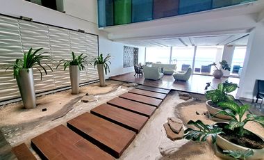 Departamento 2 dormitorios amoblado frente al mar en venta, sector Mall del Pacífico Manta