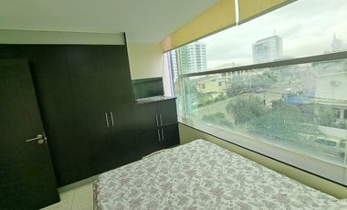 Departamento 2 dormitorios amoblado frente al mar en venta, sector Mall del Pacífico Manta