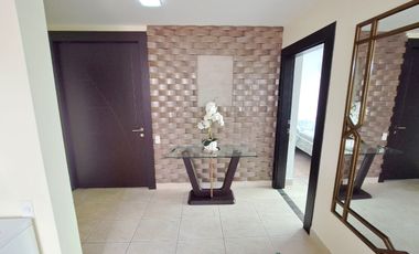 Departamento 2 dormitorios amoblado frente al mar en venta, sector Mall del Pacífico Manta