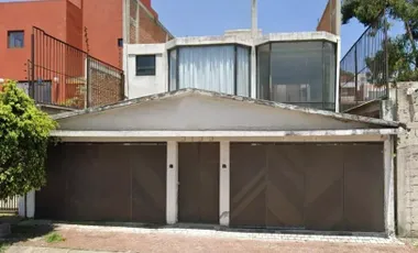 Casa en Venta En Calzada De Las Aguilas, Alvaro Obregon, Remate Bancario