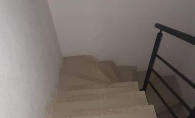 CASA EN RENTA DE 2 PISOS, VIA MUERTA, 2 HABITACIONES