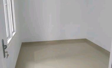 Disewakan rumah siap huni row jalan luas dalam cluster disawangan,Depok