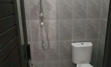 Disewakan rumah siap huni row jalan luas dalam cluster disawangan,Depok