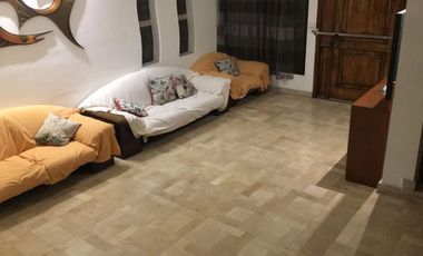 Se Alquila Casa con Piscina y Amplio Parqueo