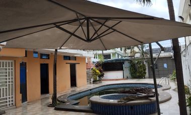 Se Alquila Casa con Piscina y Amplio Parqueo