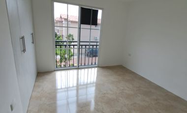 En venta casa de 3 dormitorios en Urb. casa Laguna en la via Leon Febrescordero