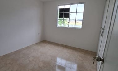 En venta casa de 3 dormitorios en Urb. casa Laguna en la via Leon Febrescordero