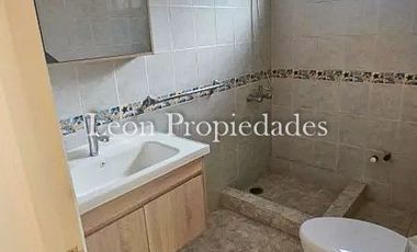 Leon propiedades vende o arrienda c/compromiso de compra gran casa en sector Los Naranjos, Curacavi.